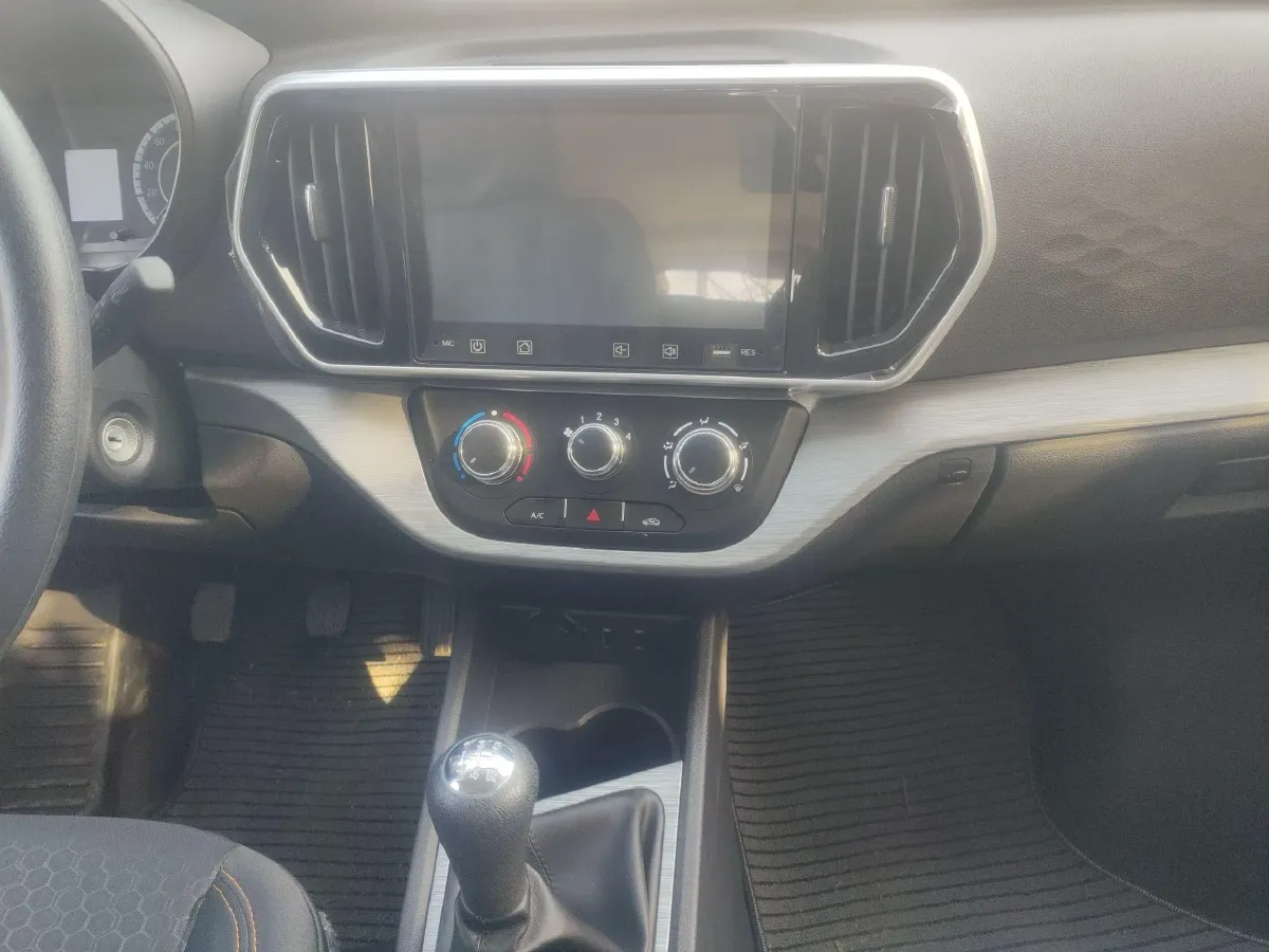 2023 ChangAn Kaicene RuiXing M60 1.5L 116HP L4 5MT,autocango,china used car exporter,china ev exporter,chinese used car exporter,chinese used ev exporter