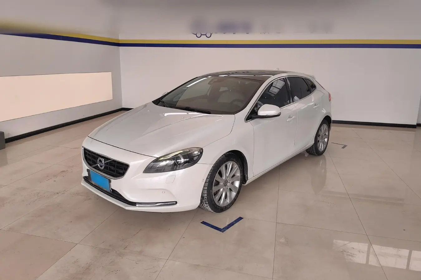 2015 Volvo V40 1.6T 180HP L4 6DCT
