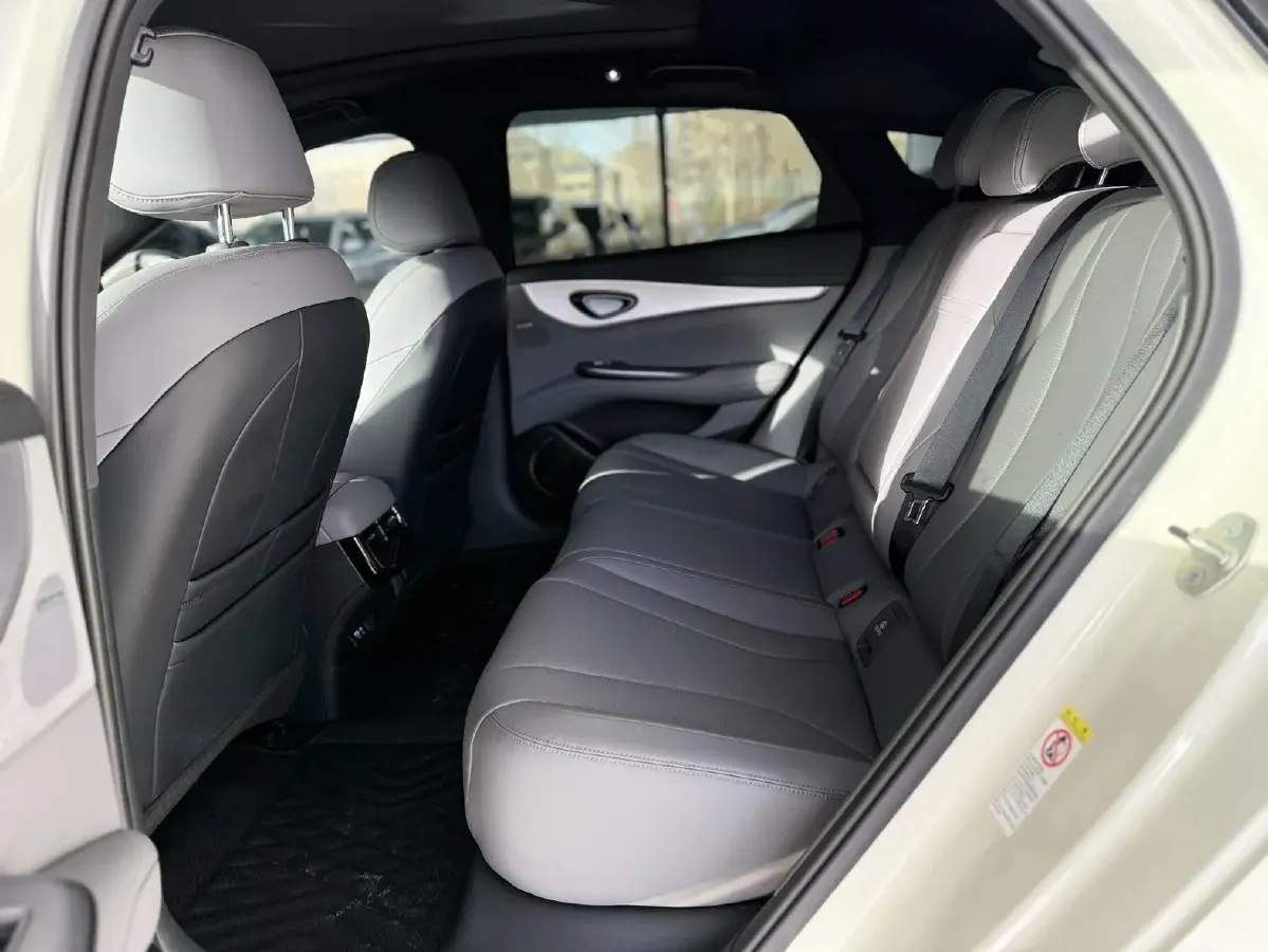 2025 BYD Seal07 DM-i 1.5L 101HP L4 E-CVT PHEV 17.6KWH,autocango,china used car exporter,china ev exporter,chinese used car exporter,chinese used ev exporter