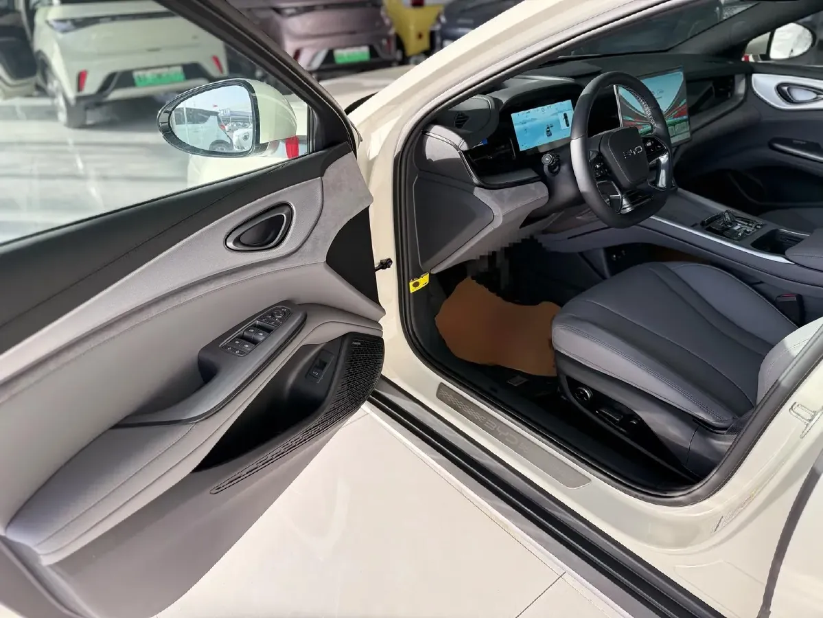 2025 BYD Seal07 DM-i 1.5L 101HP L4 E-CVT PHEV 17.6KWH,autocango,china used car exporter,china ev exporter,chinese used car exporter,chinese used ev exporter