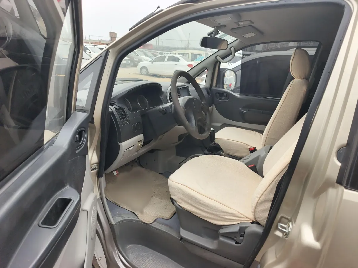 2015 DongFeng Forthing LingZhi 1.6L 113HP L4 5MT,autocango,china used car exporter,china ev exporter,chinese used car exporter,chinese used ev exporter
