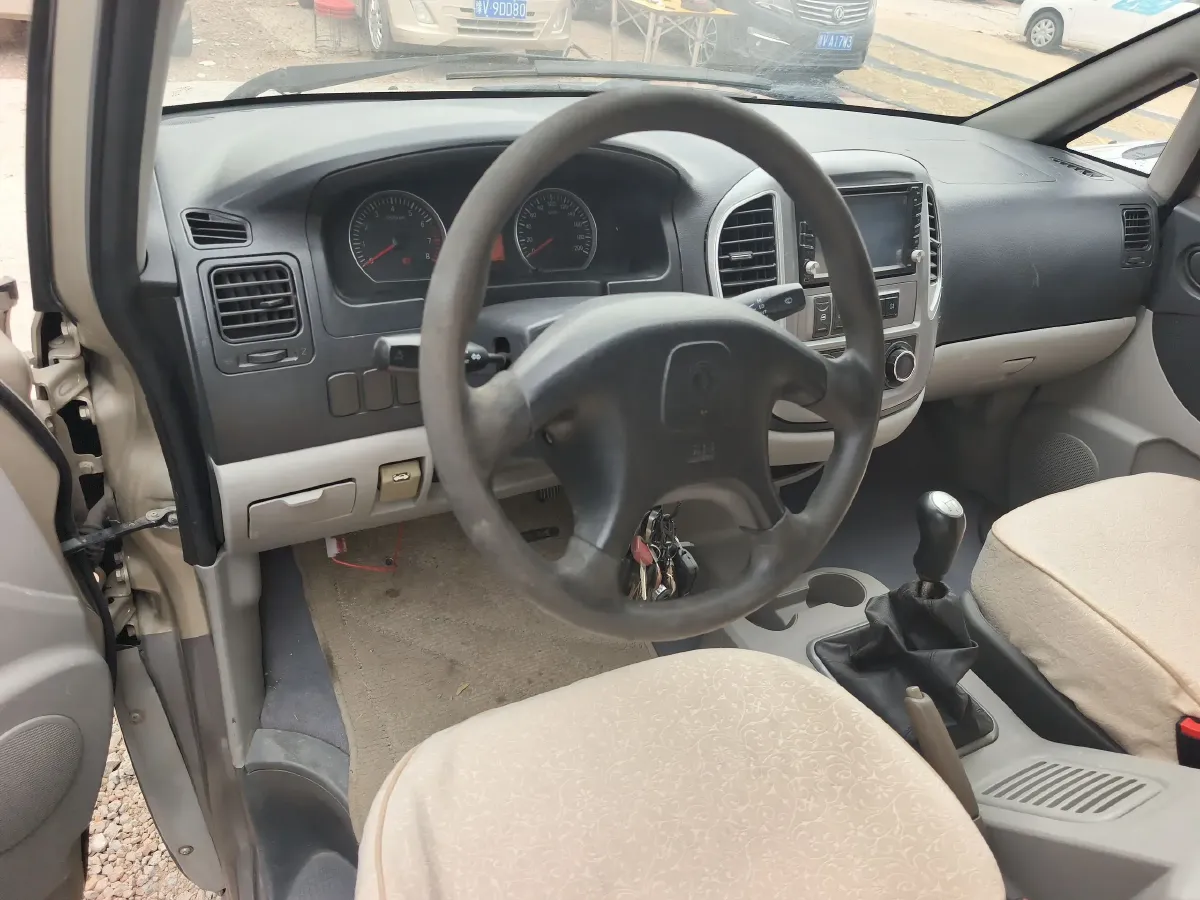 2015 DongFeng Forthing LingZhi 1.6L 113HP L4 5MT,autocango,china used car exporter,china ev exporter,chinese used car exporter,chinese used ev exporter