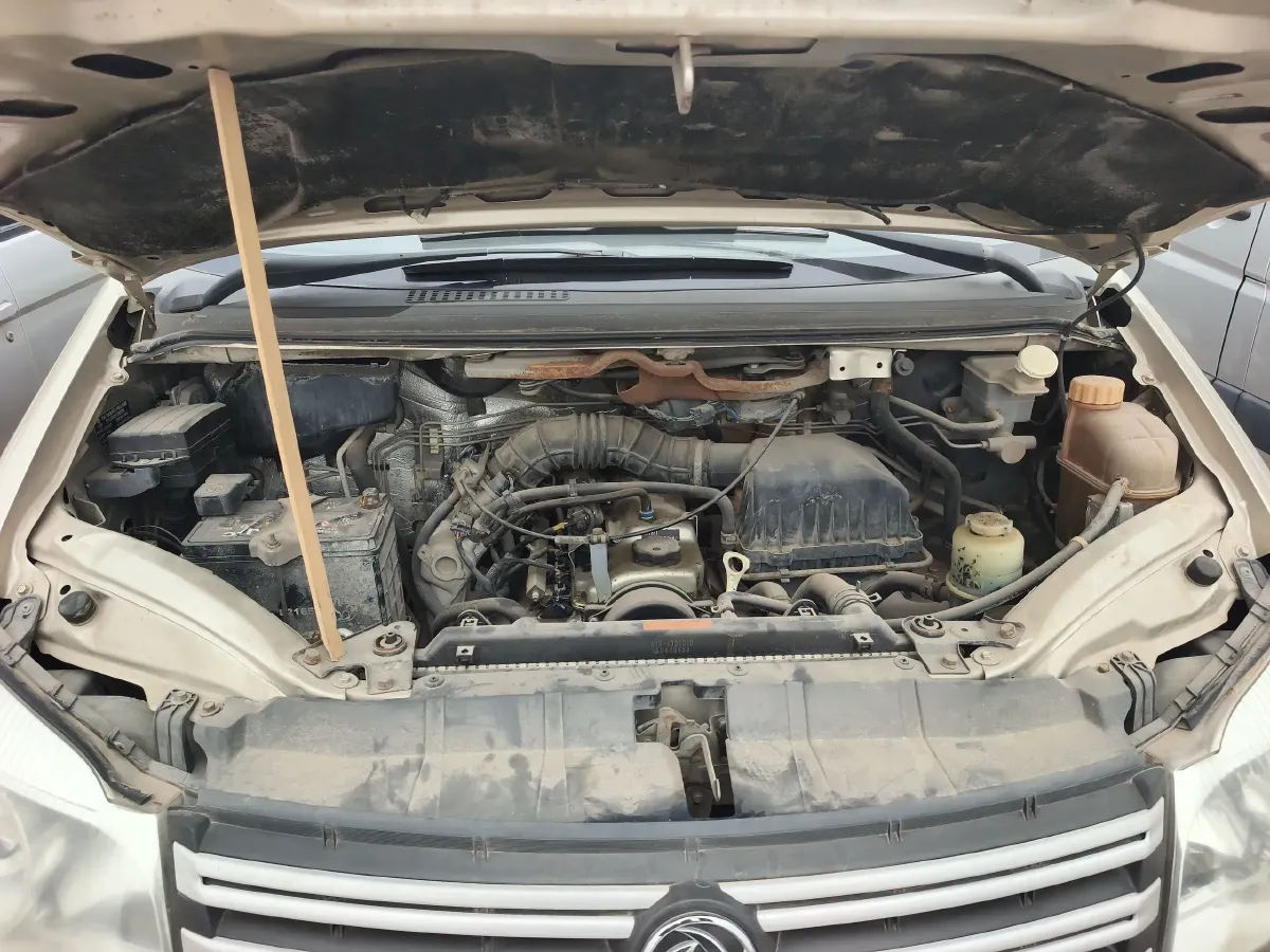 2015 DongFeng Forthing LingZhi 1.6L 113HP L4 5MT,autocango,china used car exporter,china ev exporter,chinese used car exporter,chinese used ev exporter