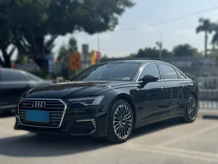 2020 Audi A6L 2.0T 252HP L4 7DCT PHEV 14.1KWH