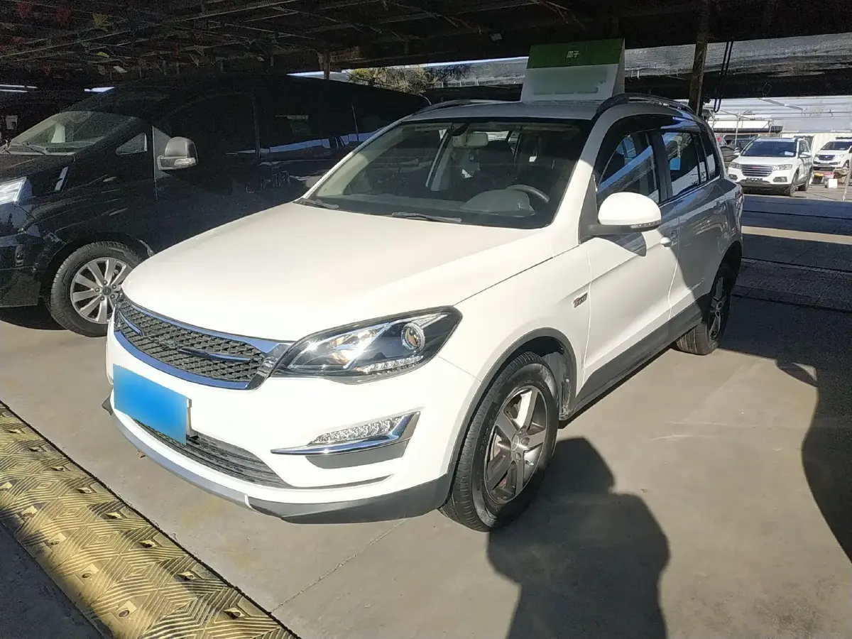 2015 Zotye Damy X5 1.5T 150HP L4 CVT