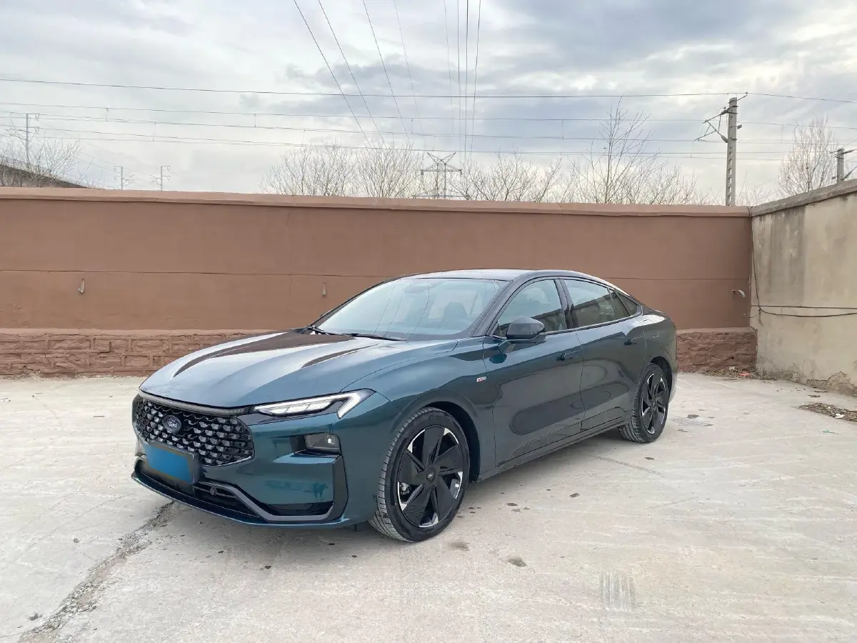 2023 Ford Mondeo 1.5T 190HP L4 E-CVT Hybrid