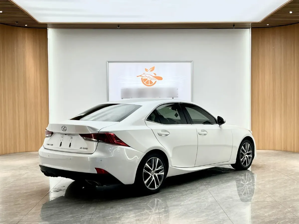 2017 Lexus IS 2.0T 245HP L4 8AT,autocango,china used car exporter,china ev exporter,chinese used car exporter,chinese used ev exporter