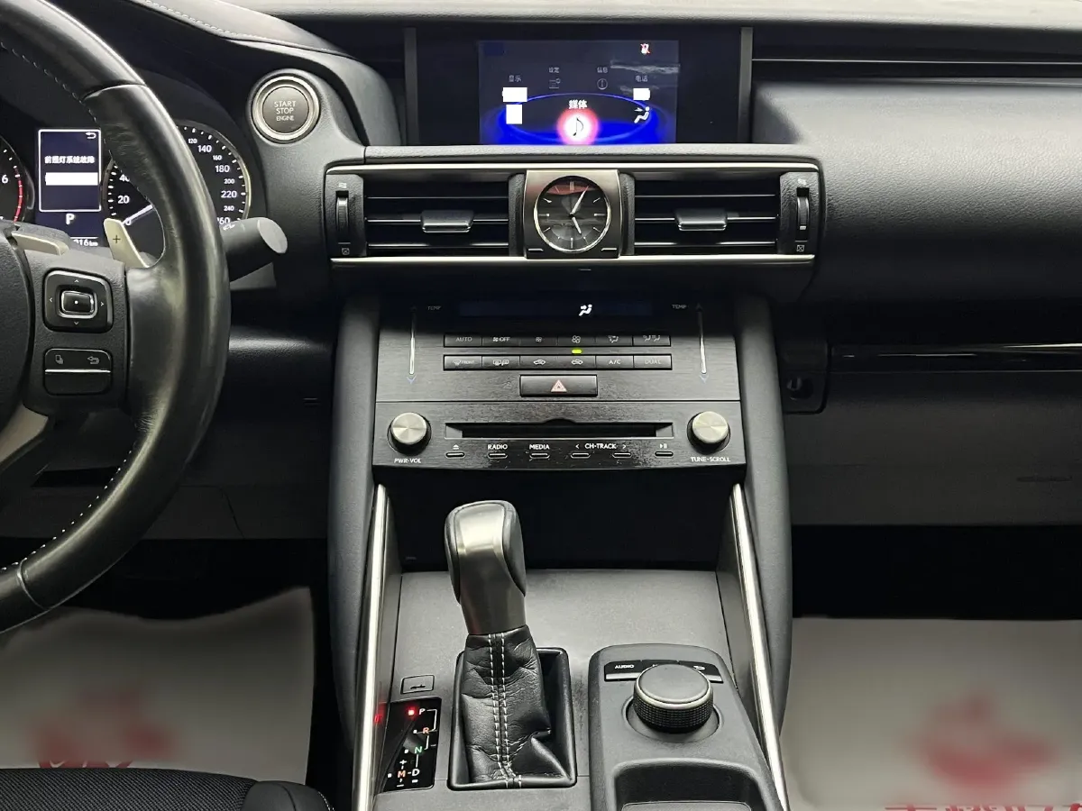 2017 Lexus IS 2.0T 245HP L4 8AT,autocango,china used car exporter,china ev exporter,chinese used car exporter,chinese used ev exporter