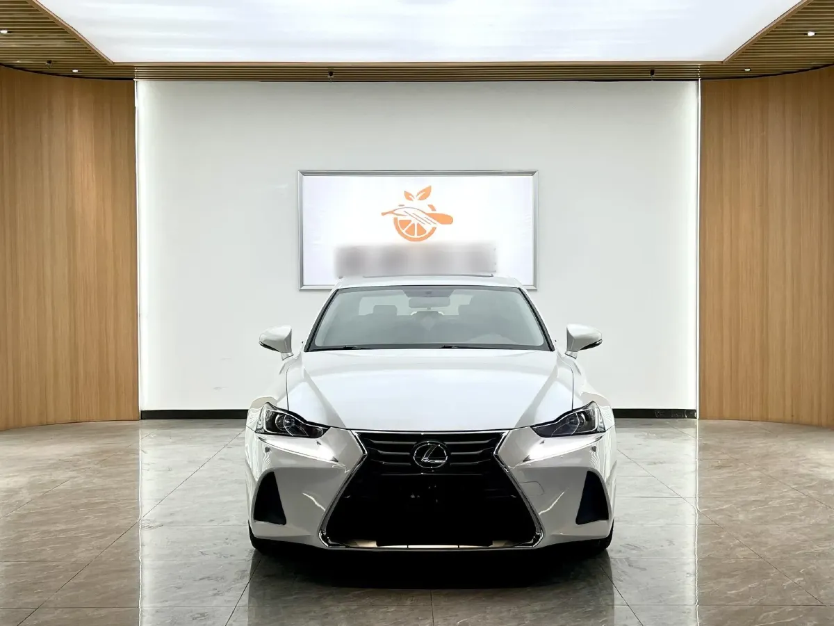 2017 Lexus IS 2.0T 245HP L4 8AT,autocango,china used car exporter,china ev exporter,chinese used car exporter,chinese used ev exporter