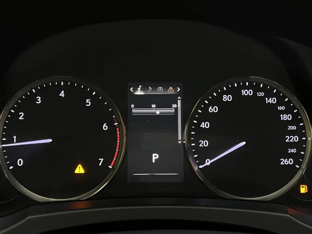 2017 Lexus IS 2.0T 245HP L4 8AT,autocango,china used car exporter,china ev exporter,chinese used car exporter,chinese used ev exporter