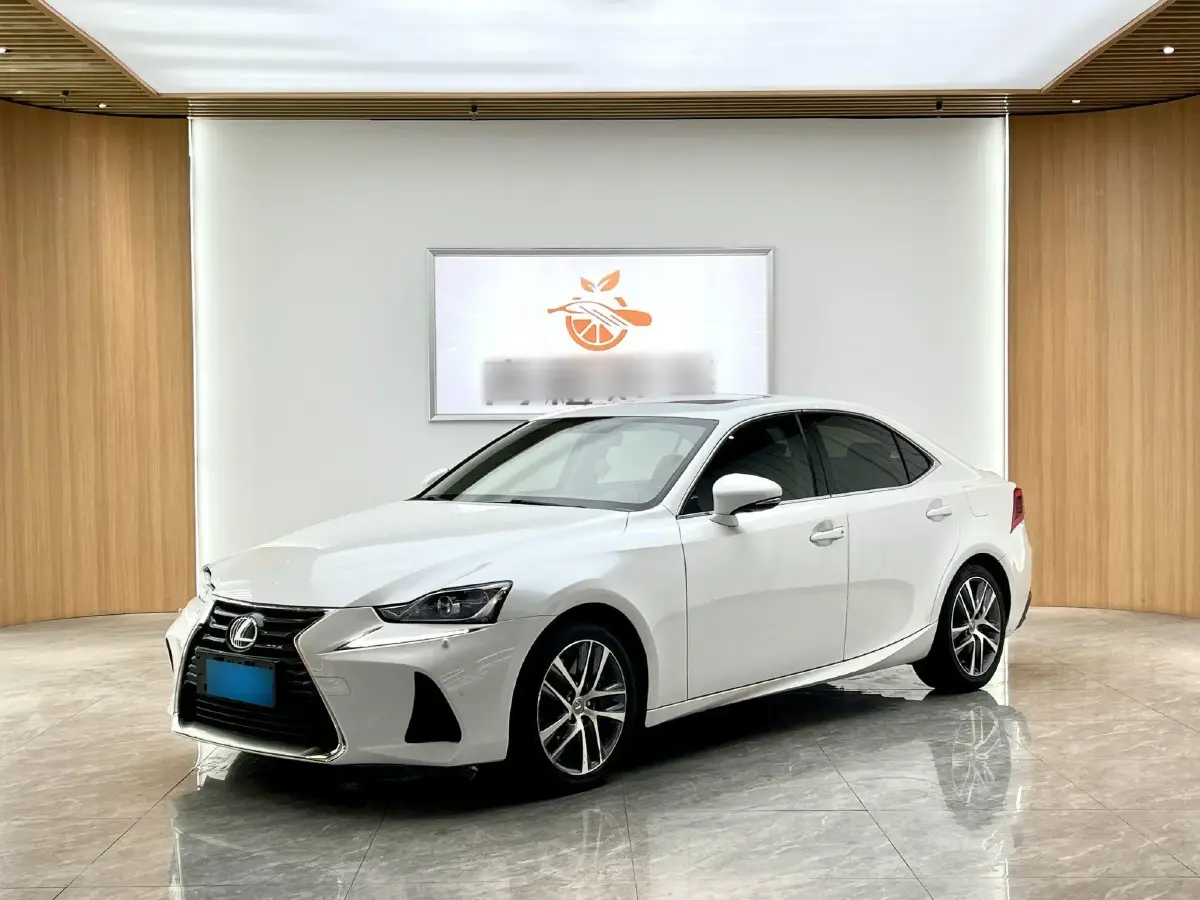 2017 Lexus IS 2.0T 245HP L4 8AT