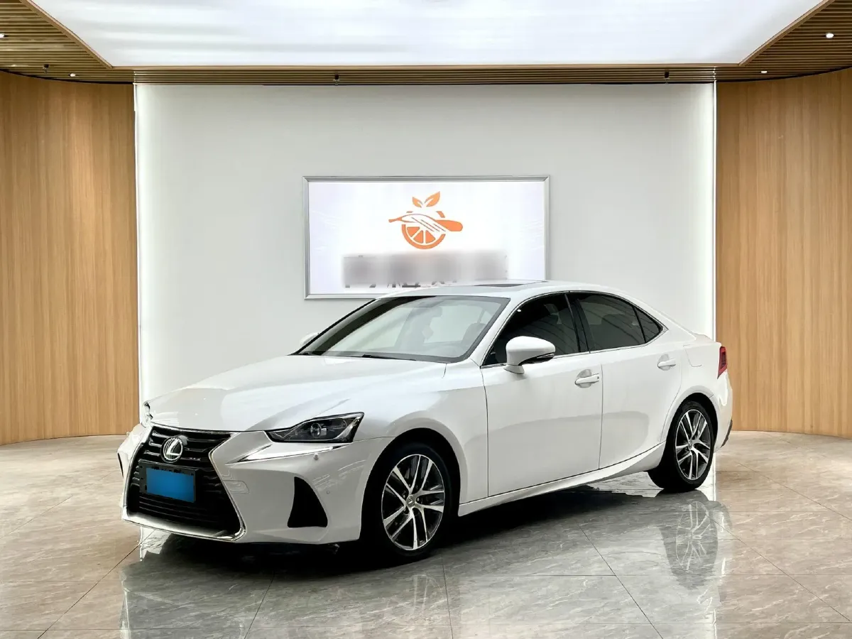 2017 Lexus IS 2.0T 245HP L4 8AT,autocango,china used car exporter,china ev exporter,chinese used car exporter,chinese used ev exporter