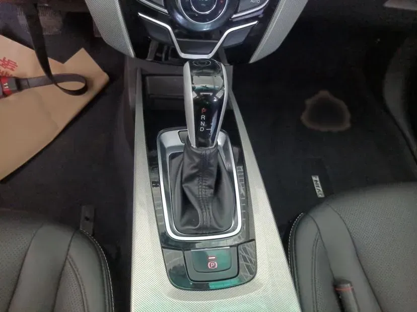 2015 Luxgen 6 SUV 1.8T 180HP L4 6AT,autocango,china used car exporter,china ev exporter,chinese used car exporter,chinese used ev exporter