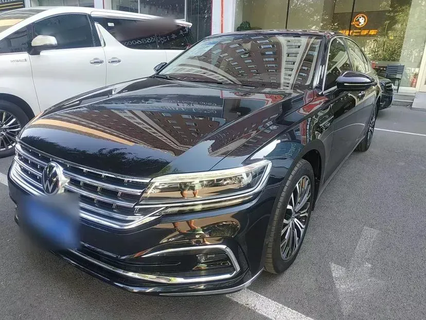 2019 Volkswagen Phideon 2.0T 224HP L4 7DCT,autocango,china used car exporter,china ev exporter,chinese used car exporter,chinese used ev exporter