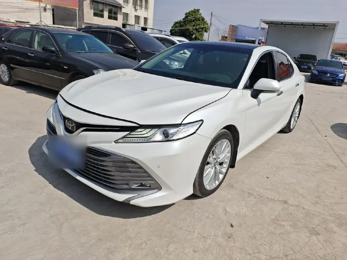 2018 Toyota Camry 2.5L 209HP L4 8AT