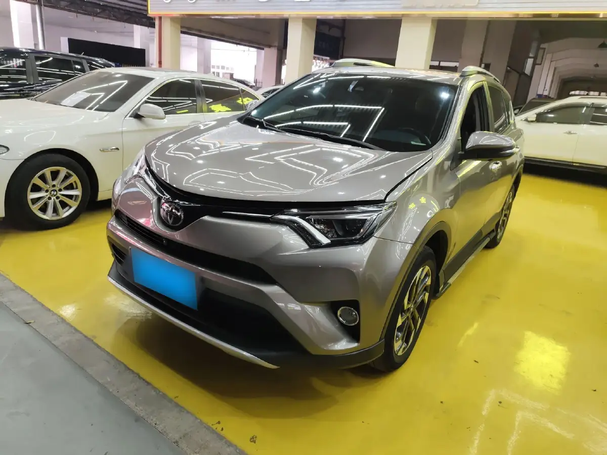 2018 Toyota RAV4 2.5L 180HP L4 6AT