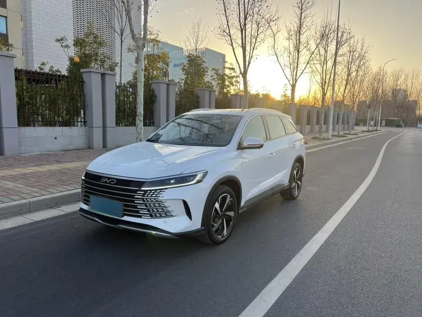 2025 BYD Sea Lion 05 DM-i 1.5L 101HP L4 E-CVT PHEV 18.3KWH