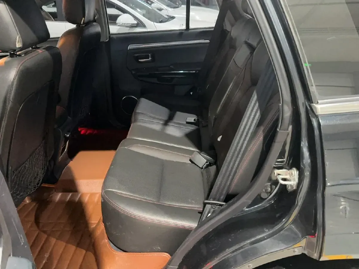 2013 Haval H5 Class 2.0T 190HP L4 6MT,autocango,china used car exporter,china ev exporter,chinese used car exporter,chinese used ev exporter