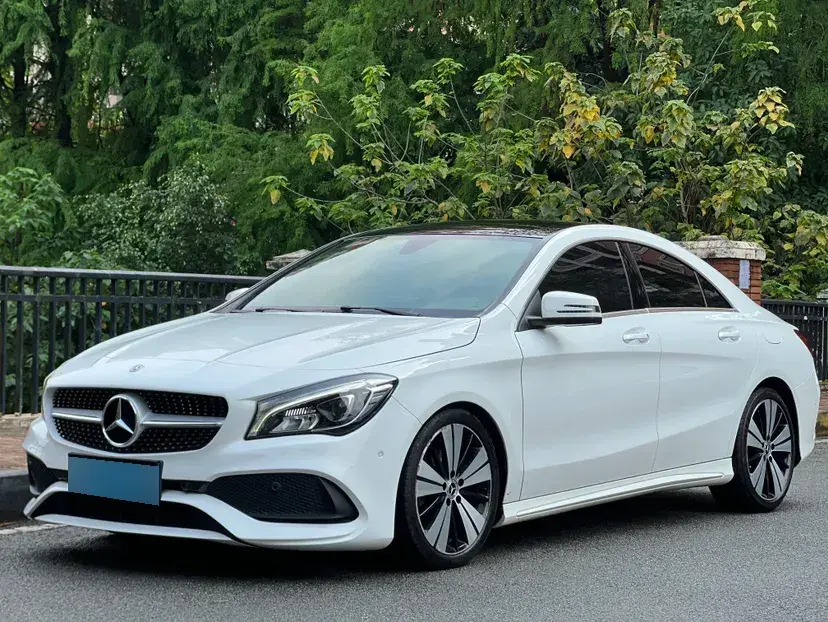 2017 Mercedes-Benz CLA Class 1.6T 156HP L4 7DCT