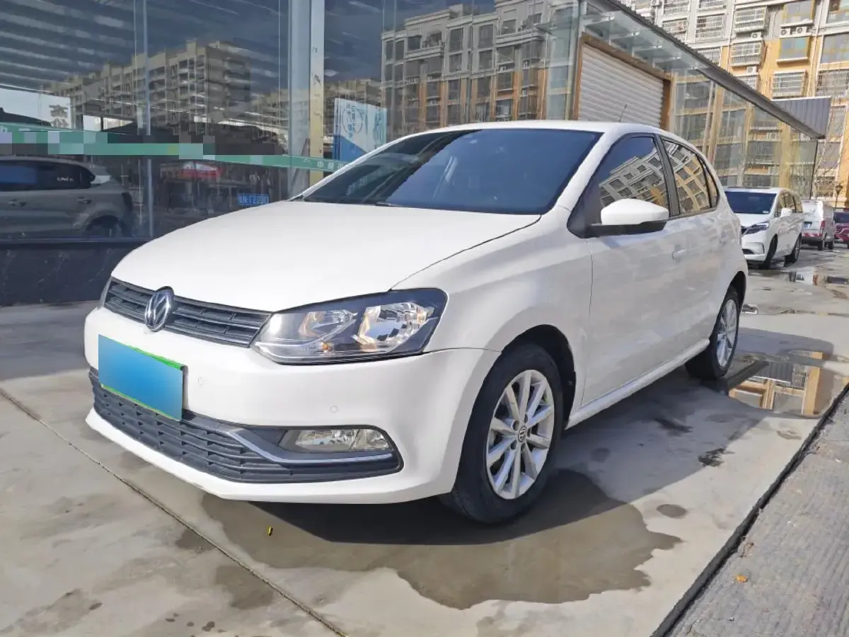 2014 Volkswagen Polo 1.6L 110HP L4 6AT