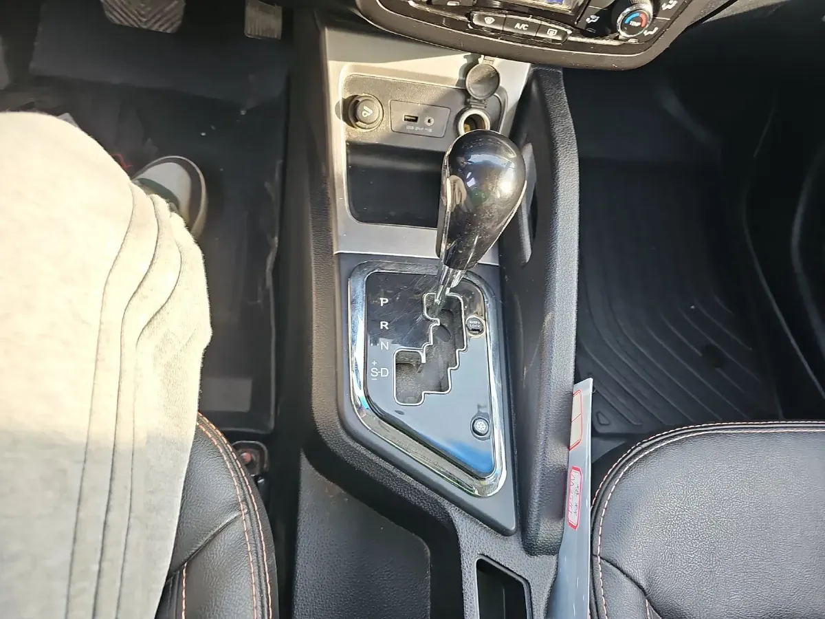 2014 JAC Refine S3 1.5L 113HP L4 CVT,autocango,china used car exporter,china ev exporter,chinese used car exporter,chinese used ev exporter