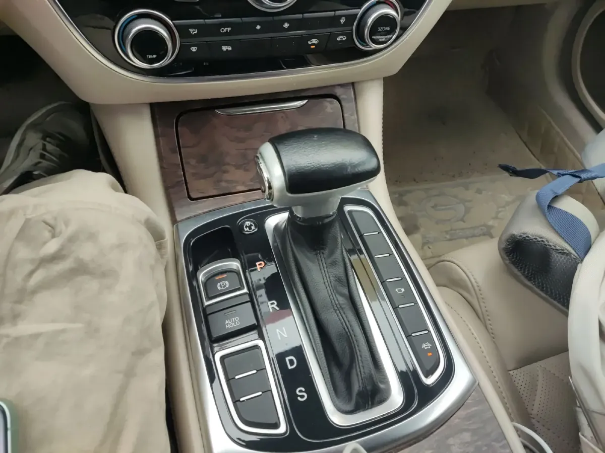 2016 GAC Trumpchi GA8 2.0T 197HP L4 6AT,autocango,china used car exporter,china ev exporter,chinese used car exporter,chinese used ev exporter