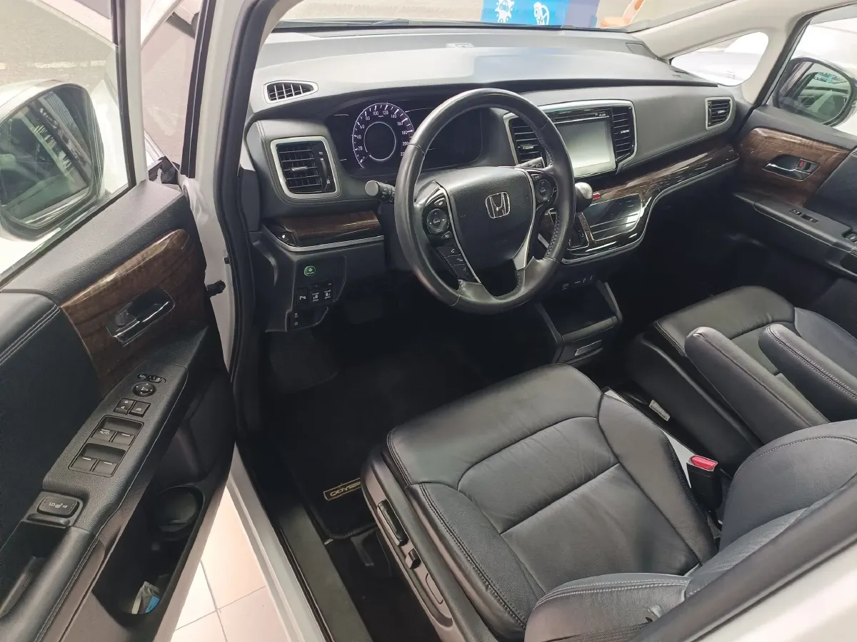 2015 Honda Odyssey 2.4L 186HP L4 CVT,autocango,china used car exporter,china ev exporter,chinese used car exporter,chinese used ev exporter