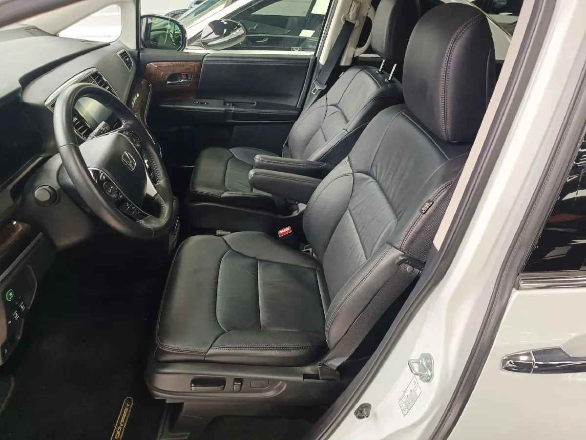 2015 Honda Odyssey 2.4L 186HP L4 CVT,autocango,china used car exporter,china ev exporter,chinese used car exporter,chinese used ev exporter