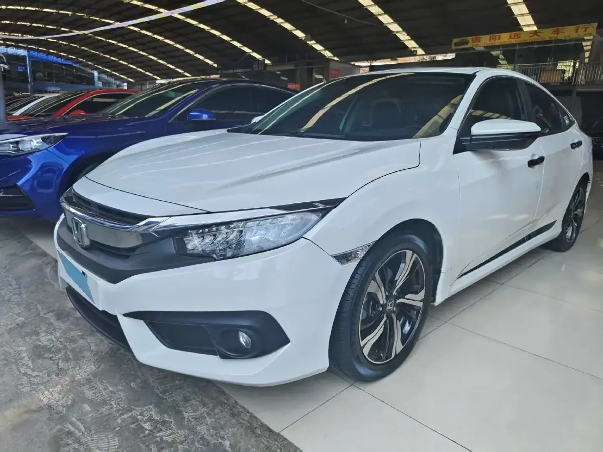 2016 Honda Civic 1.5T 177HP L4 CVT