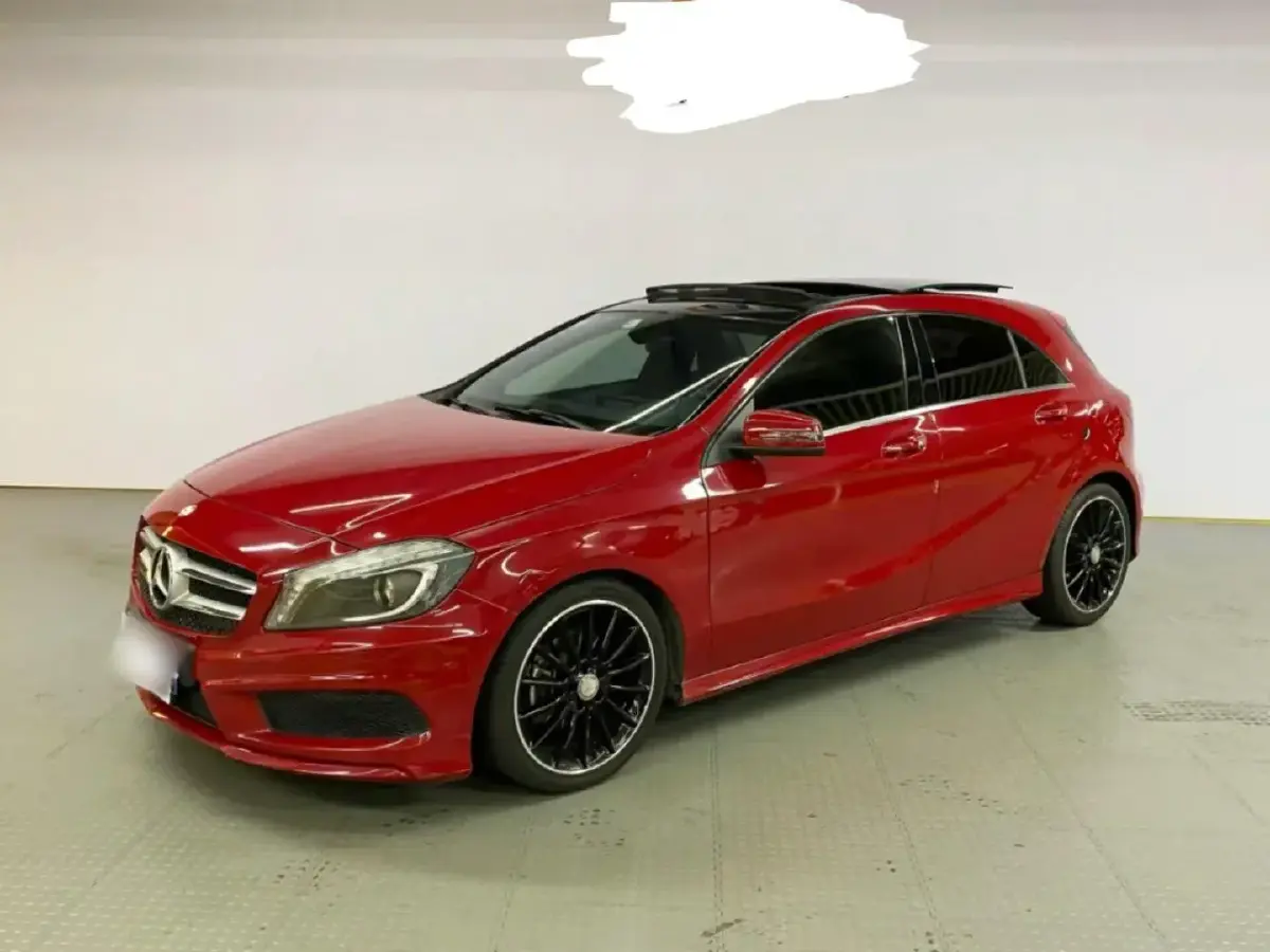 2015 Mercedes-Benz A Class 1.6T 156HP L4 7DCT