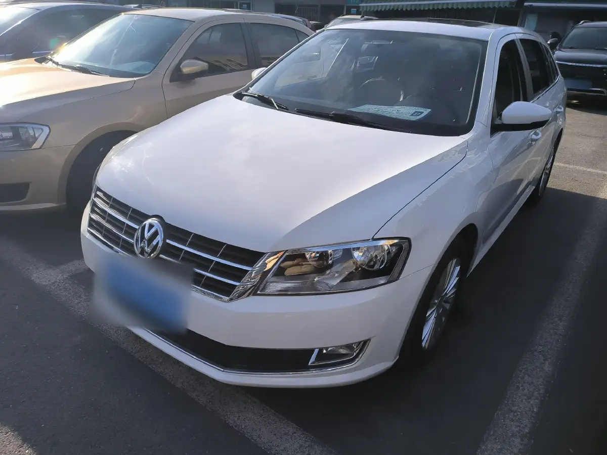 2013 Volkswagen Gran Lavida 1.6L 110HP L4 6AT
