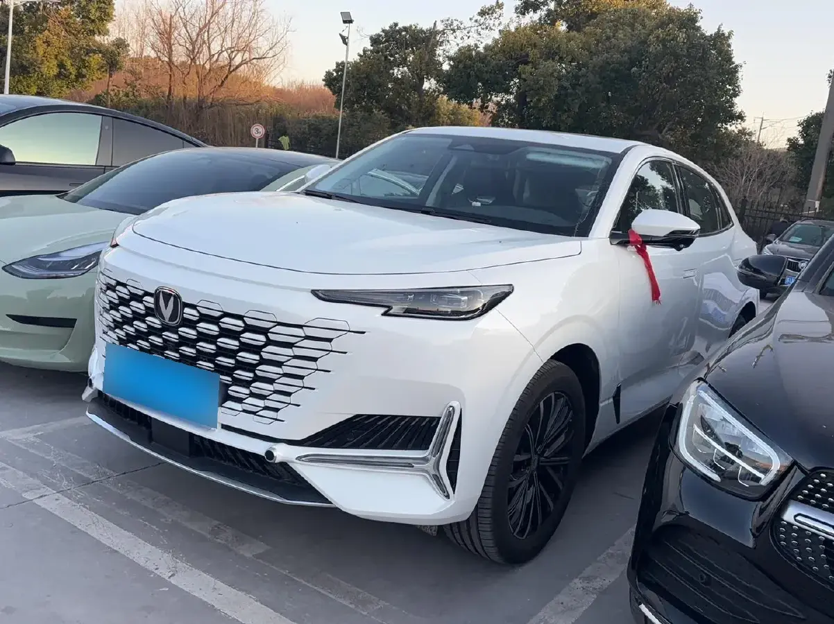 2024 ChangAn UNI-K 2.0T 233HP L4 8AT