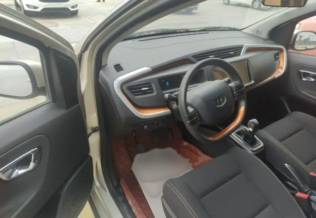 2017 Geely Vision X1 1.3L 88HP L4 5MT,autocango,china used car exporter,china ev exporter,chinese used car exporter,chinese used ev exporter