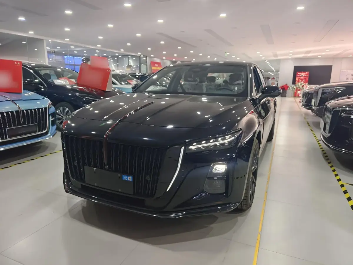 2025 HongQi H5 2.0T 224HP L4 8AT