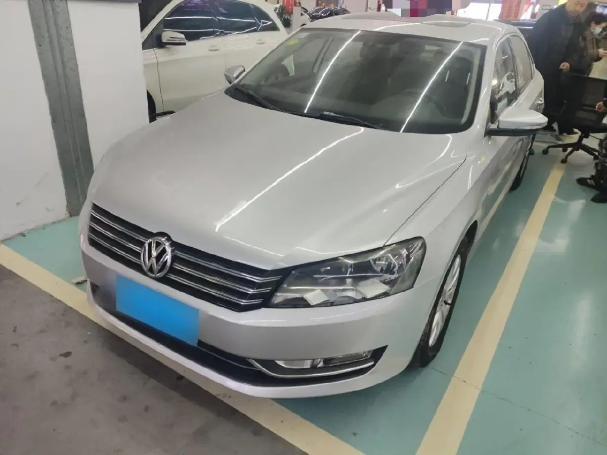 2014 Volkswagen Passat 1.8T 160HP L4 7DCT