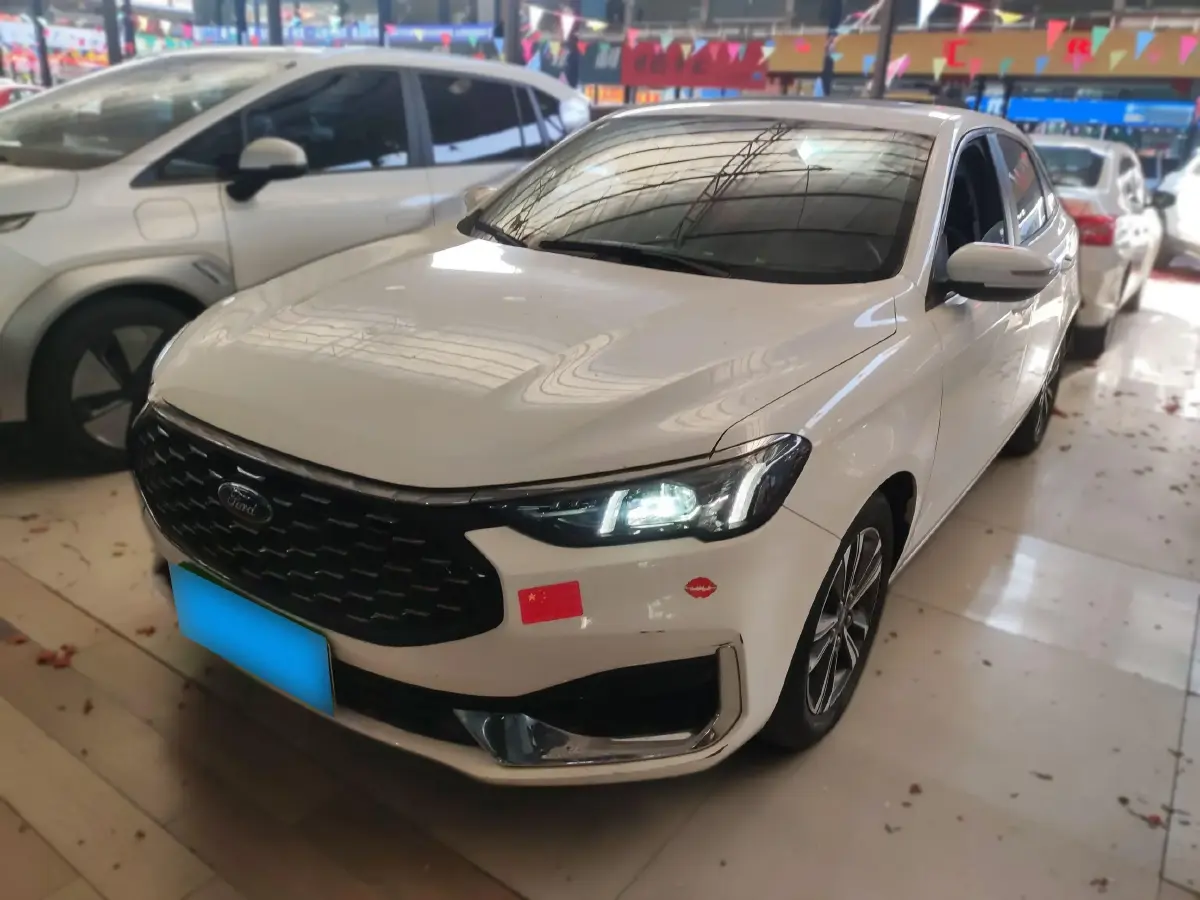 2021 Ford Escort 1.5L 122HP L3 6AT