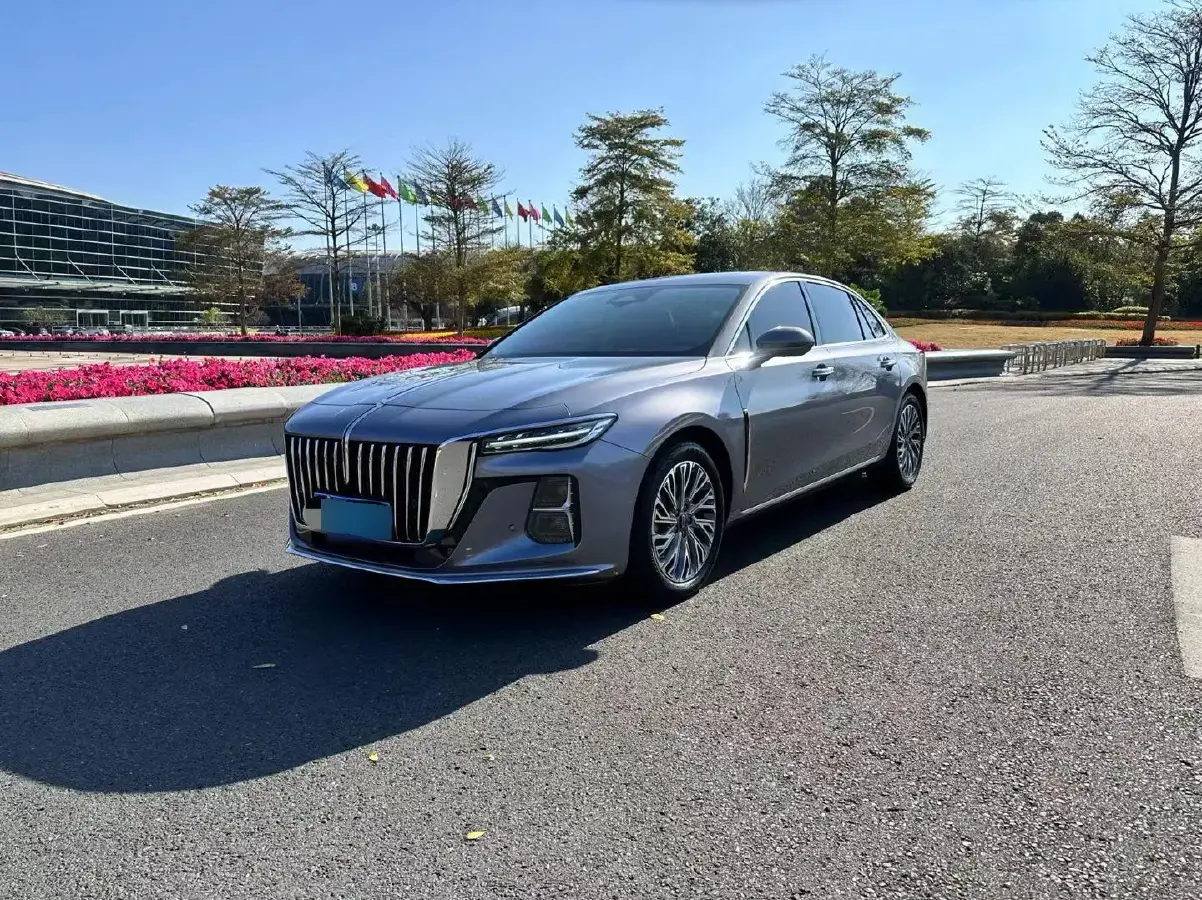 2023 HongQi H5 2.0T 224HP L4 8AT