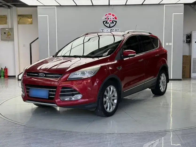 2013 Ford Kuga 2.0T 242HP L4 6AT
