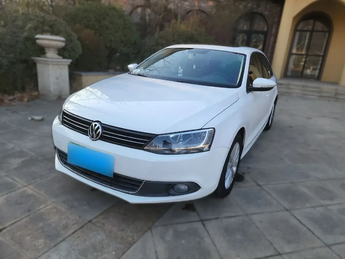 2014 Volkswagen Sagitar 1.6L 105HP L4 6AT