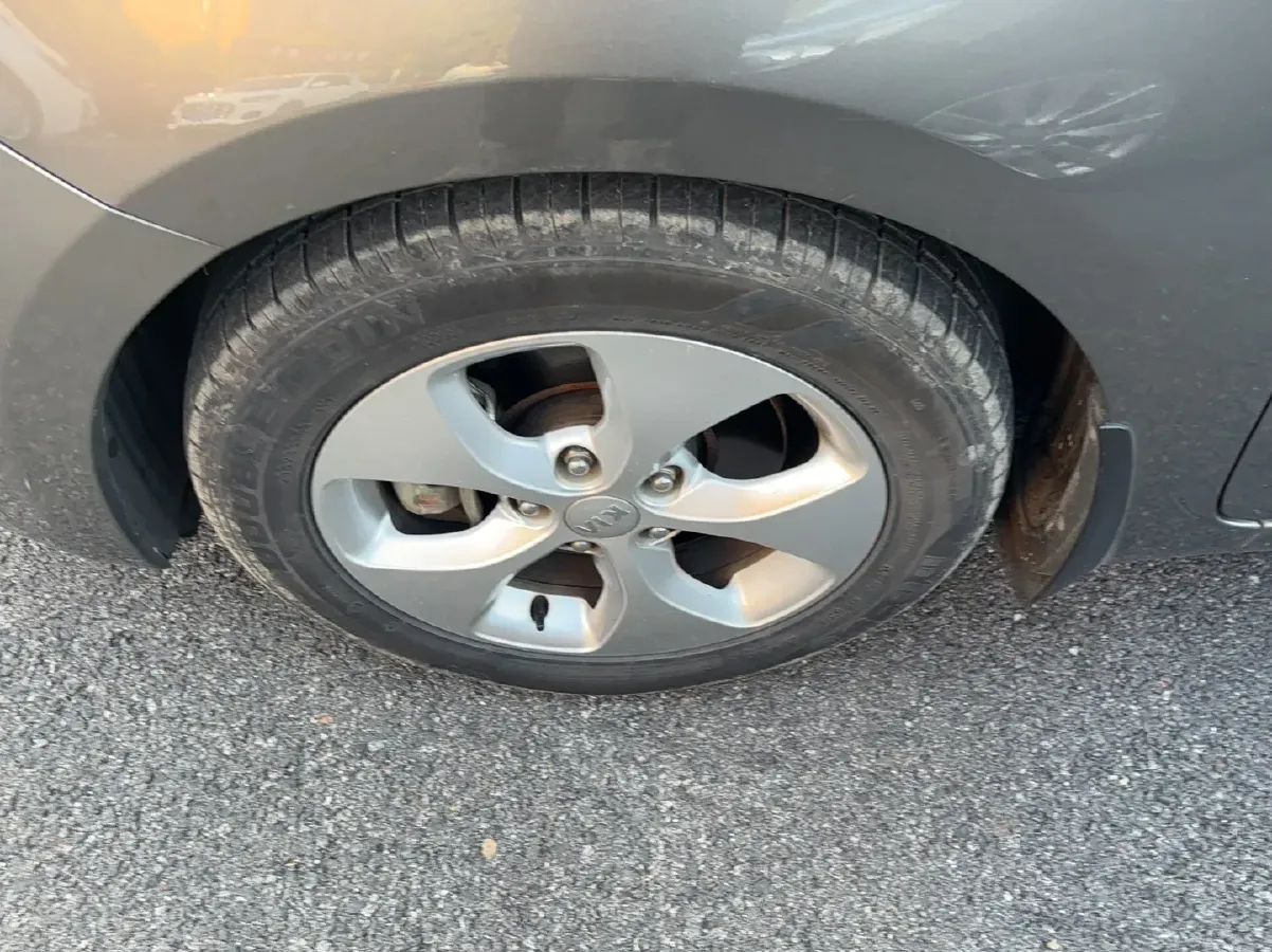 2013 Kia Carens 2.0L 152HP L4 6AT,autocango,china used car exporter,china ev exporter,chinese used car exporter,chinese used ev exporter