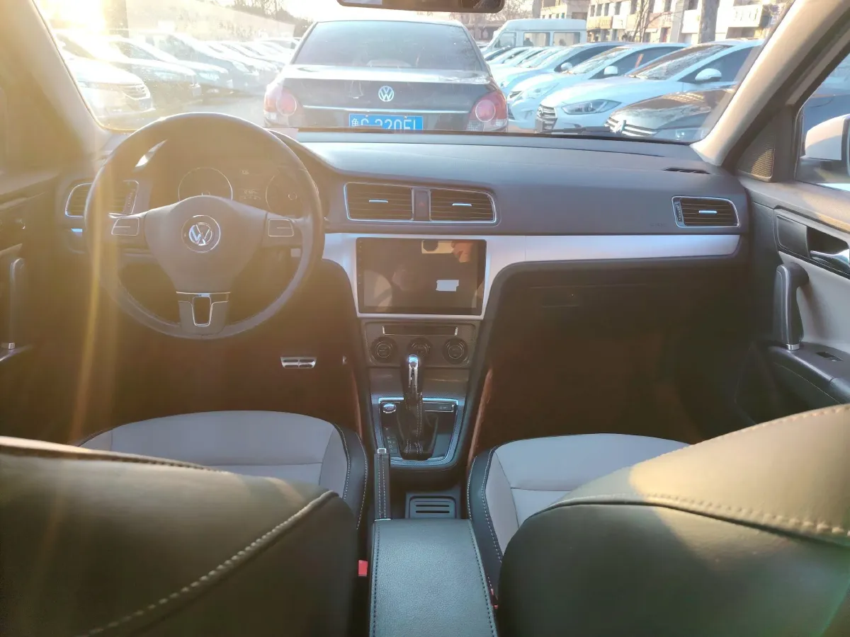 2014 Volkswagen Cross Lavida 1.6L 110HP L4 6AT,autocango,china used car exporter,china ev exporter,chinese used car exporter,chinese used ev exporter