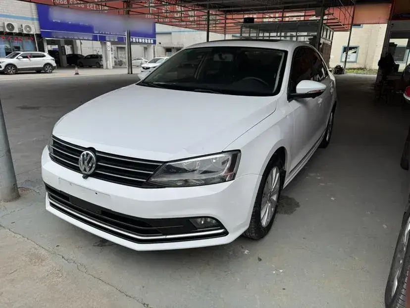 2015 Volkswagen Sagitar 1.6L 110HP L4 6AT