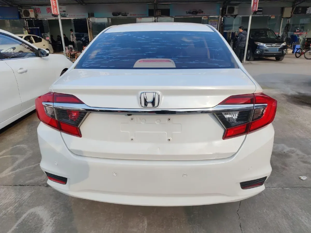 2016 Honda Greiz 1.5L 131HP L4 CVT,autocango,china used car exporter,china ev exporter,chinese used car exporter,chinese used ev exporter