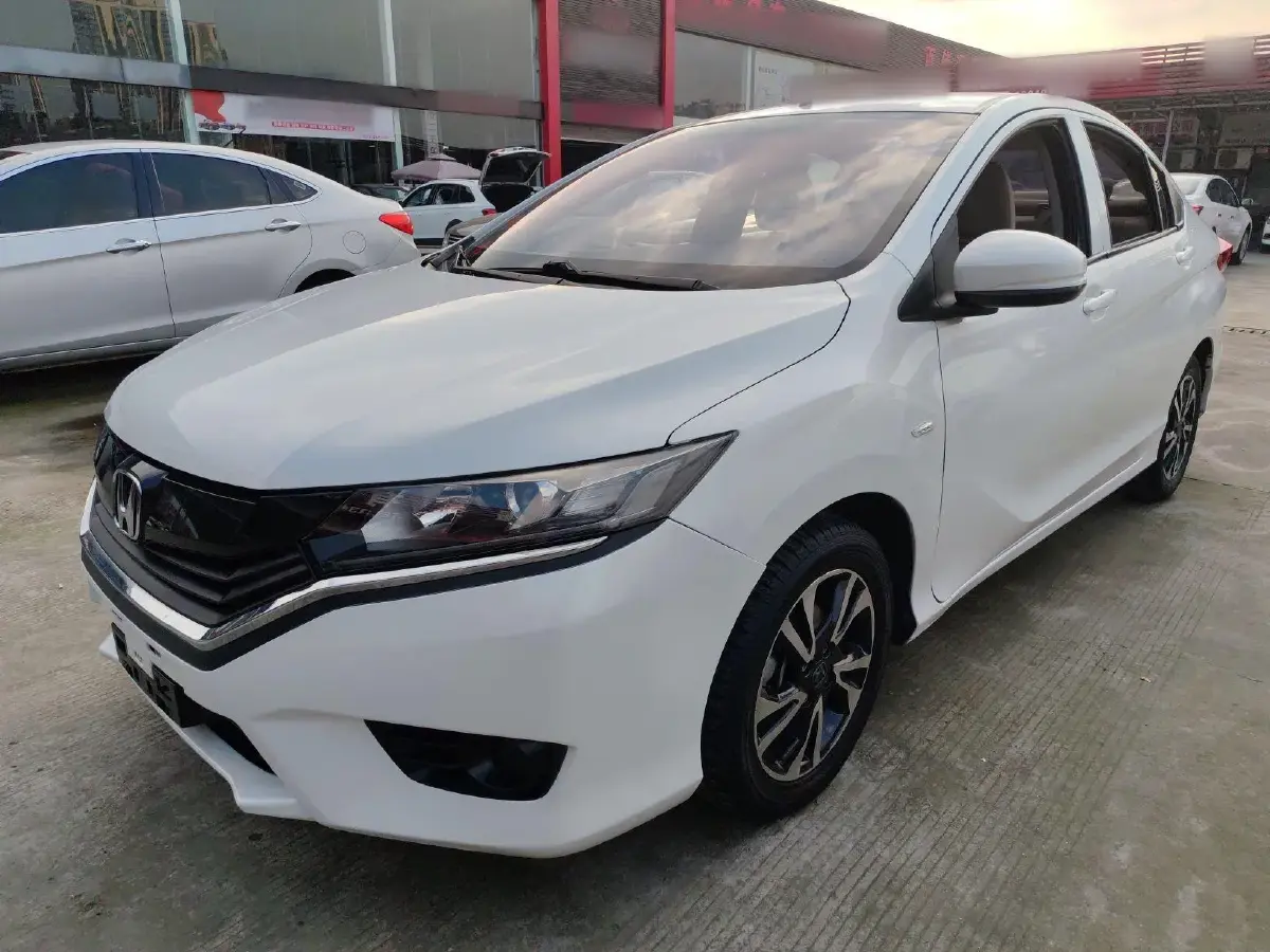 2016 Honda Greiz 1.5L 131HP L4 CVT