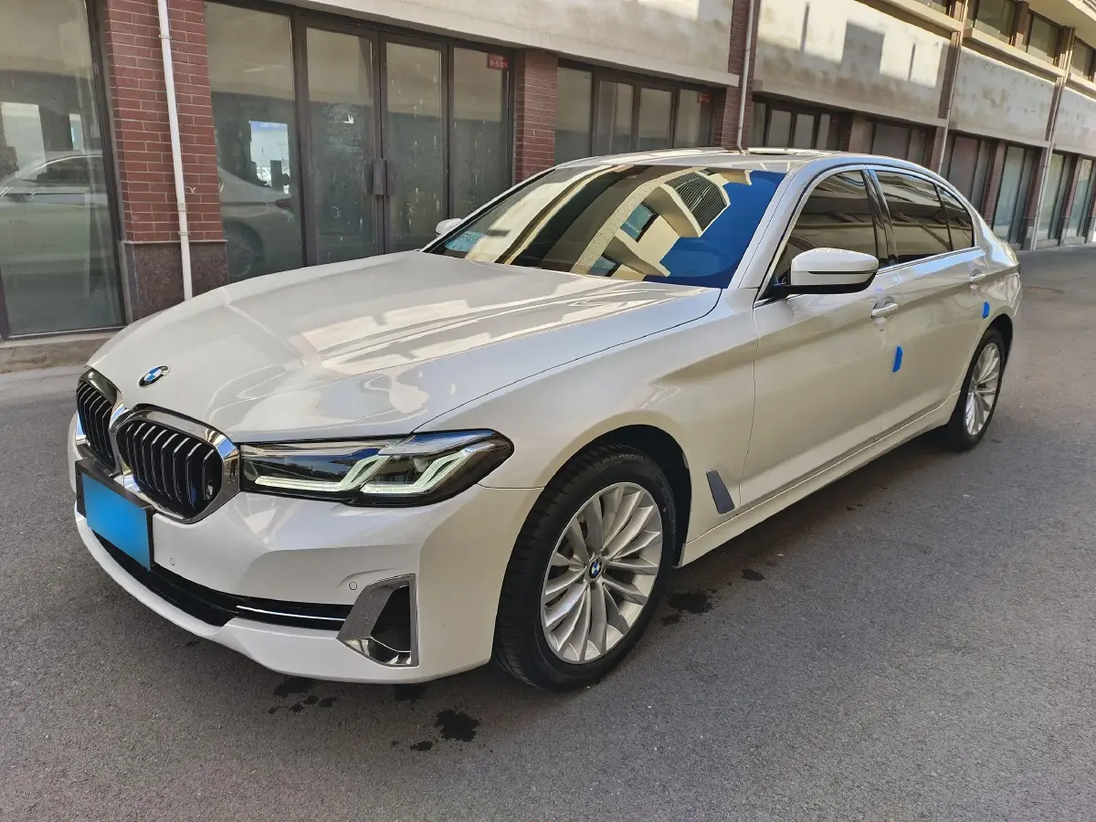 2022 BMW 5 Series 2.0T 184HP L4 8AT
