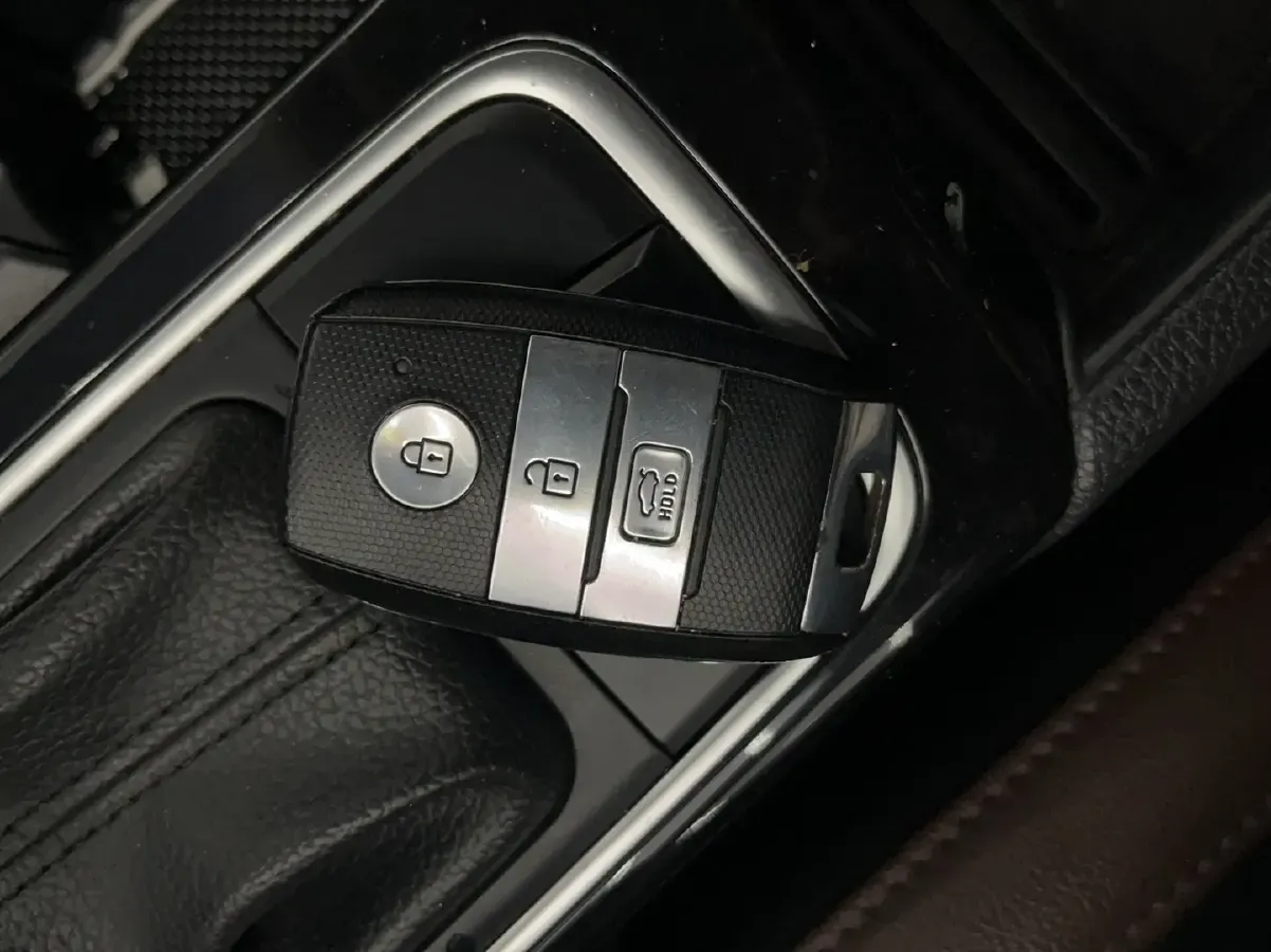 2017 Kia Cachet 1.8L 143HP L4 6AT,autocango,china used car exporter,china ev exporter,chinese used car exporter,chinese used ev exporter