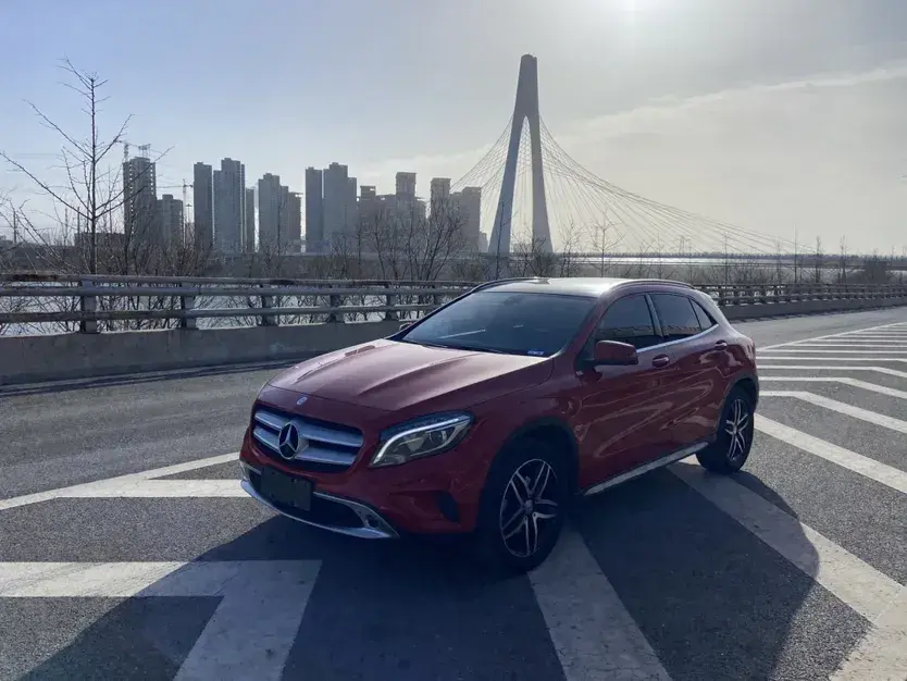 2016 Mercedes-Benz GLA Class 2.0T 184HP L4 7DCT