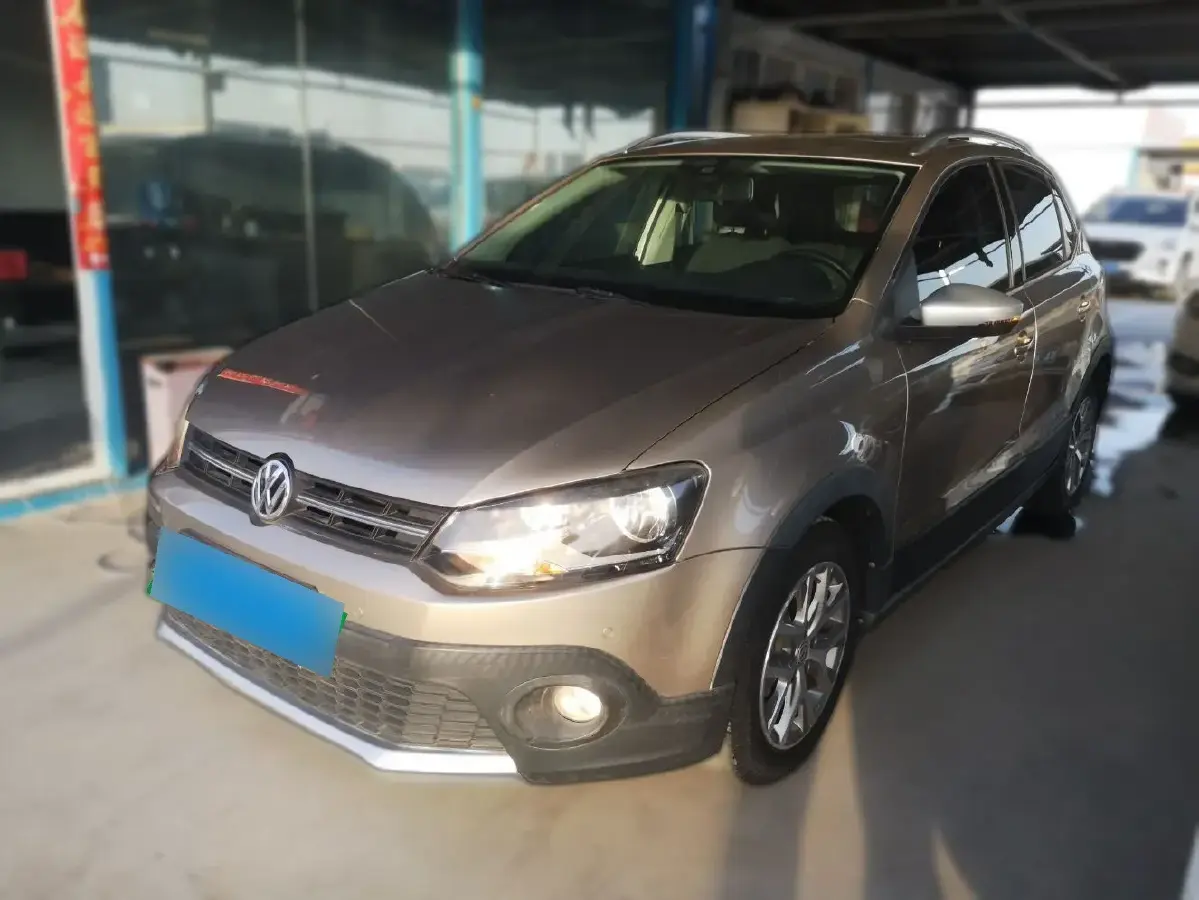 2014 Volkswagen Polo 1.6L 110HP L4 6AT