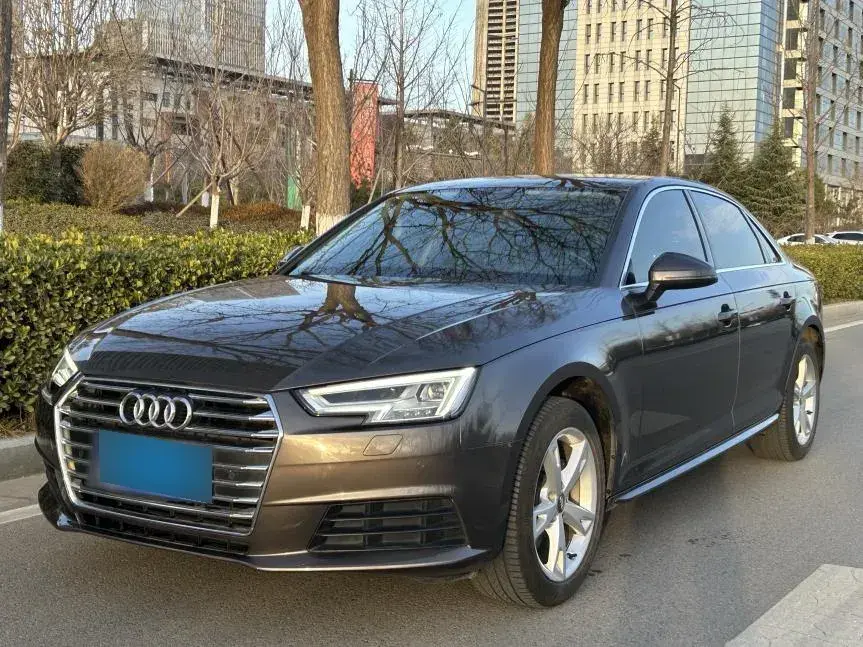 2017 Audi A4L 2.0T 190HP L4 7DCT