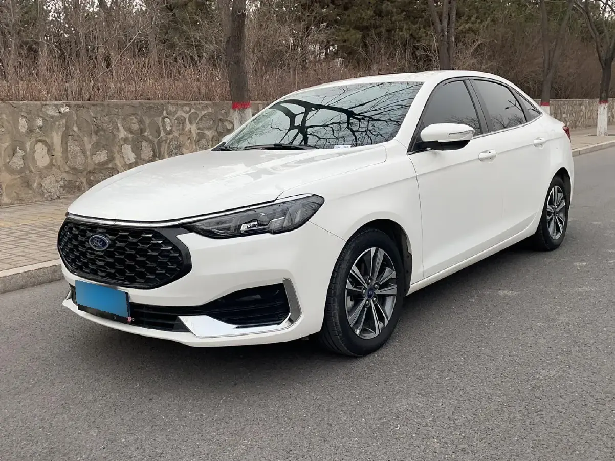 2021 Ford Escort 1.5L 122HP L3 6AT